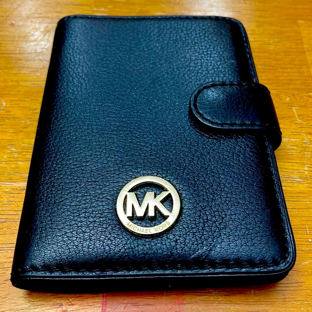 Michael Kors leather passport case black 🖤